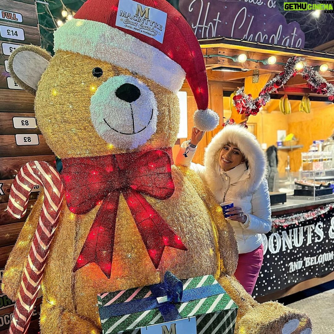 Raai Laxmi Instagram - This was a holly jolly year ❤️🧿 #2023 #WinterWonderland 🤩 #blessed #gratitude #thankful #winterwonderland #london #rides #welcoming2024 #christmasvibes #MuchLove❤️🎄❤️🎁🎅⭐️🧿 Winter-Wonderland