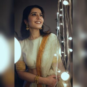 Raashi Khanna Instagram - May the radiant glow of the lights and diyas illuminate your life with love and warmth.! Wish you and your loved ones prosperity and happiness this Diwali..! 💫🪔