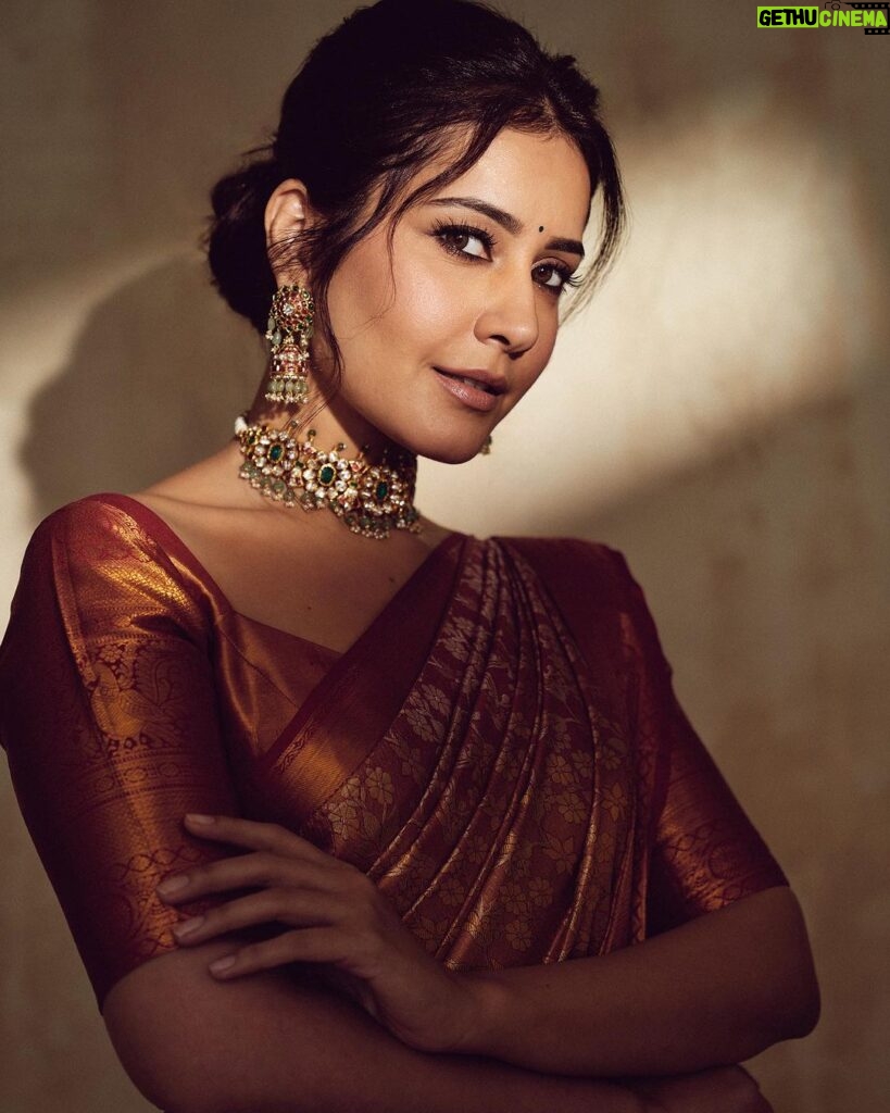 Raashi Khanna Instagram - In a world of trends, my heart belongs to sarees ♥️ #timeless Makeup @makeupbyshefali.s Hair @zoequiny.hair Jewelery @tritiyaa.jewellery 📸 @ishan.n.giri