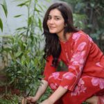 Raashi Khanna Instagram - I grow plants for various reasons: to please my eye, to please my soul, to take a little responsibility, but mostly for the joy that it brings me. Just another birthday; carrying this wonderful tradition forward.. 🌱💚