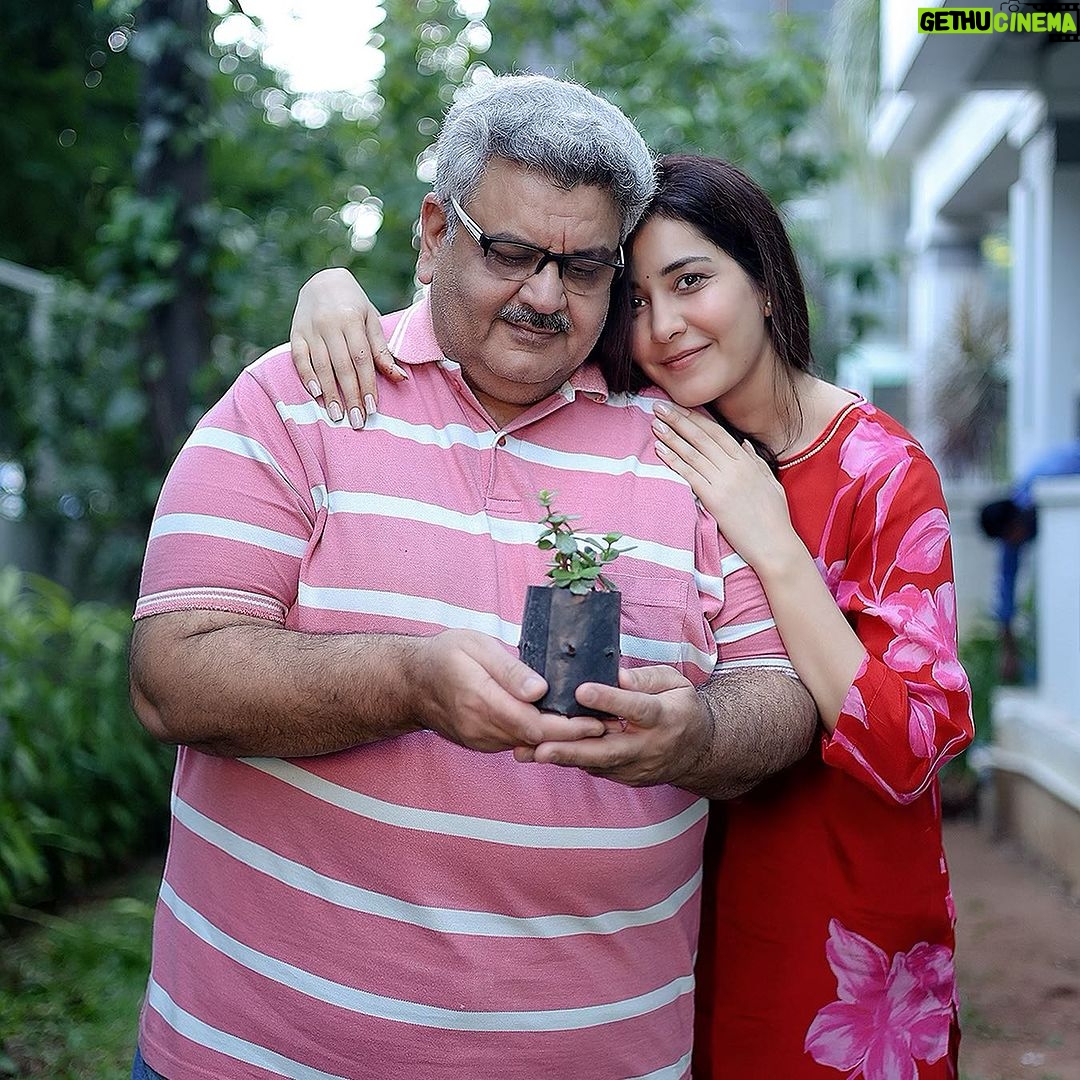 Raashi Khanna Instagram - I grow plants for various reasons: to please my eye, to please my soul, to take a little responsibility, but mostly for the joy that it brings me. Just another birthday; carrying this wonderful tradition forward.. π±π