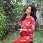Raashi Khanna Instagram - I grow plants for various reasons: to please my eye, to please my soul, to take a little responsibility, but mostly for the joy that it brings me. Just another birthday; carrying this wonderful tradition forward.. 🌱💚