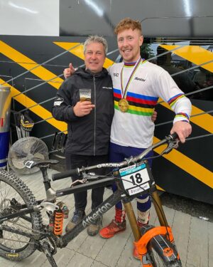Rachel Atherton Instagram - Just after I cased the jump & my shoulder went AWOL 🤮

The emotions of racing are just RIDICULOUS!! 
From the lowest lows when I hurt my shoulder
somehow with a lot of treatment & physio I was able to put a race run down & im SO STOKED to finish  p 8 !! 
To the highest highs of World Champ for @charlie_hatton1 🌈

To race at Fort William again for world champs was the dream & I was so devastated when I thought I was out, but Gee was adamant I had to at least give myself the opportunity for race day, by completing a 2nd practice run & starting my QUALIES run, 

When I dropped in for QUALIES the plan was to pull over straight away but when I actually ignored the pain for a bit it felt sort of not too bad & I was like, “oh my god, I think I can carry on! “ 

When I made it thru the first rocks then the first rock drop where Nina crashed, I thought “If I can go off this drop & I’m ok, I can get down!! 

Anyway come race day, the more I seemed to use the muscles the better, LOTS of physio & taping but race day I was not convinced, it was still pretty sore & felt unstable, 

But I am SO pleased I pushed on & could manage a race run

 & THANK YOU EVERYONE WHO CHEERED it really makes a big difference when the going gets tough, the crowd help the racers so much ❤️❤️❤️

To see @charlie_hatton1 & @andreas.kolb66 go 1 & 2 in men was just MENTAL!! 

What a weekend!! 

🌈🖤 
@athertonbikes  @athertonracing #fortwilliam #uciworldchampionship #mtb #mtblife