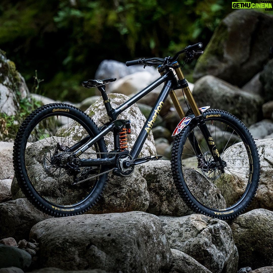 Rachel Atherton Instagram - Stealth Mode 🥷Engaged! Black & Gold, baby 🖤 HOW sick does this look?! To see the anodised gold A on this bike means so much🖤 thank you crew @athertonbikes, all of you, @athertonracing for doing this 🖤🖤🖤 🥷 My first “colour” on an atherton bike & we went gold 👌 we pour all the energy of our small team into actually making these bikes for customers & us racers, and making them damn good! so colour has taken a back seat for the first few years, this means a lot 🖤😮💨💪 @nathhughesphoto UCI World Championships