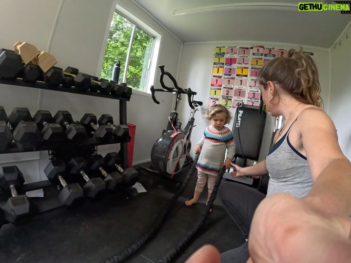 Rachel Atherton Instagram - Tryna get these arms ready for Fort William!! 😬 Arna baby being so good & helping 🥰🥰 One day JUST as I started my session she woke up from her nap in the car so I bundled her in the pram w/ snacks & she actually enjoyed watching & wanted to do it too! 🥰 @gopro capturing these special memories ❤️❤️
