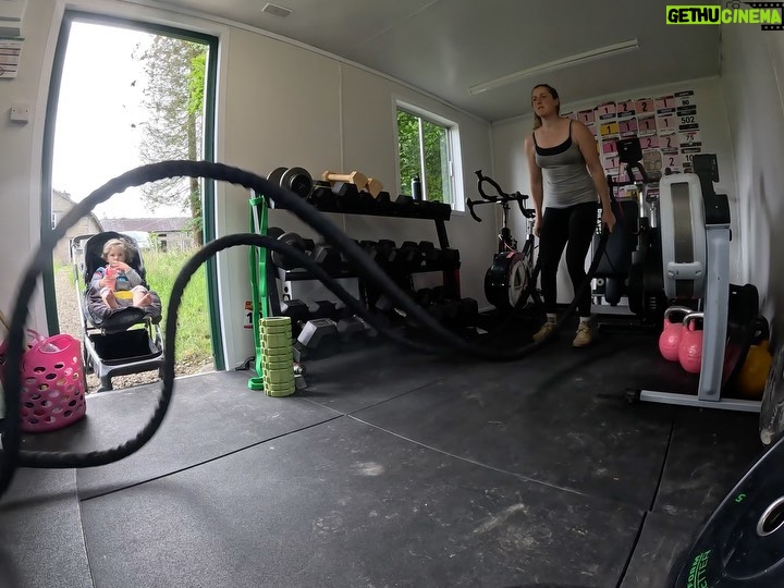 Rachel Atherton Instagram - Tryna get these arms ready for Fort William!! 😬 Arna baby being so good & helping 🥰🥰 One day JUST as I started my session she woke up from her nap in the car so I bundled her in the pram w/ snacks & she actually enjoyed watching & wanted to do it too! 🥰 @gopro capturing these special memories ❤️❤️