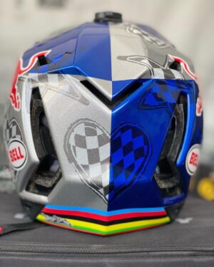 Rachel Atherton Instagram - World Cup #2 😍 Leogang 🇦🇹 
My new painted helmet is Hearts ❤️& Stars ⭐️ for arna baby becuase she loves them shapes & that racing flag within them becuase I love racing & I wanted to honour what that love for this sport has given me ❤️

I had no idea when We designed it that I would actually race again! @imagedesigncustom @bellhelmets_bike 👍

@oakleybike brought me round a present them gold goggles 😮‍💨😮‍💨🤩
After a long talk with the fam Sunday morning, we decided We may as well come to leogang to race, we’re enjoying being on the road at the races & mum & arna have gotten in the groove, we hire ebike & trailer for mum so she can get about with arna so easy ❤️❤️

I’m so grateful to @redbulluk for getting our physio out here @wp.sportsinjury it really is savage on the body this sport, and my main concern is back to back races without enough training!

Im feeling a bit strange because I don’t want any pressure, last weekend I felt so free without any pressure to win, I’ve spent my whole career feeling like I need to win, &  it felt amazing without that, 

& I don’t want that pressure to return, because I’m just here for a good time & to try my best & to have good feelings doing my job again 👍👍