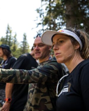 Rachel Atherton Instagram - First Race of 2023 😍 
New @enduraofficial kit ✅
Special new helmet design ✅
Track walk ✅ 
Bike rebuild ✅ 
Suspension setup ✅ 
Warm up ✅ 
 I just can’t believe I’m here really!! 
Amazing to be back with the team @athertonracing & the most amazing part is getting my bike looked after by everyone 😂 & food cooked 😍

Today was about getting ready for practice tomorrow & switching on my racer head! 
I’m so lucky my mum is here to look after arna so I can try to focus ❤️ it’s so strange switching mindsets! 

Thanks for all the love & messages, feeling nervous but remembering: safety first!! 😋 

@nathhughesphoto 🙏🏽👌