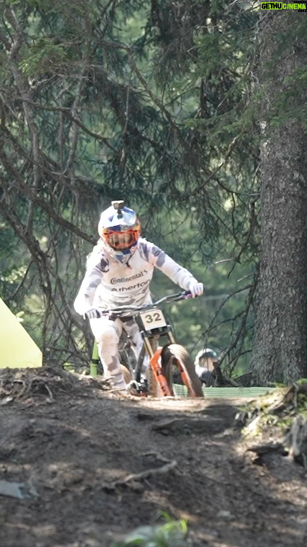 Rachel Atherton Instagram - Take a look at Rachel Atherton’s own named downhill race bike that took her to victory as she returned to racing in Lenzerheide!🏆 Rachel gets back between the tape today in Leogang, could we see this bike take another top step? Let us know👇 Hit the link in bio to check out the full bike🔗 Leogang, Salzburg, Austria