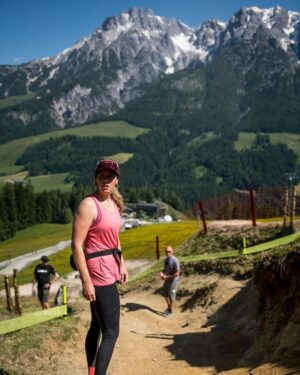 Rachel Atherton Instagram - World Cup #2 😍 Leogang 🇦🇹 
My new painted helmet is Hearts ❤️& Stars ⭐️ for arna baby becuase she loves them shapes & that racing flag within them becuase I love racing & I wanted to honour what that love for this sport has given me ❤️

I had no idea when We designed it that I would actually race again! @imagedesigncustom @bellhelmets_bike 👍

@oakleybike brought me round a present them gold goggles 😮‍💨😮‍💨🤩
After a long talk with the fam Sunday morning, we decided We may as well come to leogang to race, we’re enjoying being on the road at the races & mum & arna have gotten in the groove, we hire ebike & trailer for mum so she can get about with arna so easy ❤️❤️

I’m so grateful to @redbulluk for getting our physio out here @wp.sportsinjury it really is savage on the body this sport, and my main concern is back to back races without enough training!

Im feeling a bit strange because I don’t want any pressure, last weekend I felt so free without any pressure to win, I’ve spent my whole career feeling like I need to win, &  it felt amazing without that, 

& I don’t want that pressure to return, because I’m just here for a good time & to try my best & to have good feelings doing my job again 👍👍
