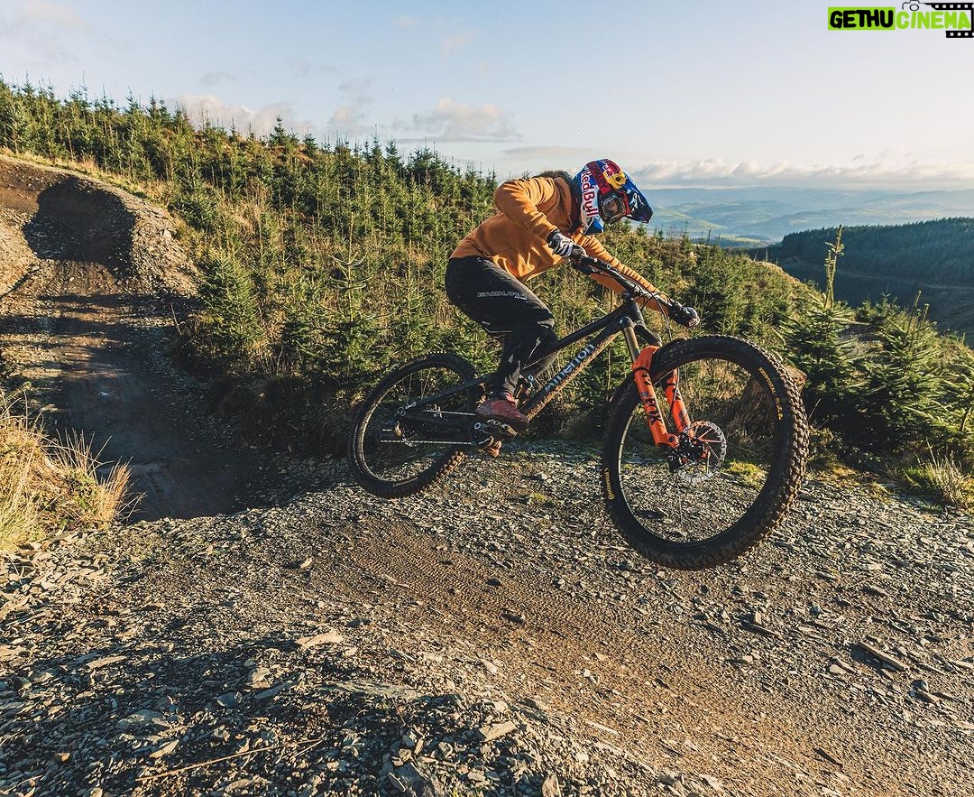 Rachel Atherton Instagram - Dyfi. ❤️😍 i decided to move to dyfi in winter 2014, I moved in with @dan_atherton for the winter & then met @ollydavey ❤️ The next 2 years I had nearly TWO perfect seasons, getting 2nd at World Cup 1 in 2015 and then winning everything for the next 2 years… injured in 2017… 2018 then gave me another world champs win & World Cup title… I never imagined what the next 10 years would hold 🥰🌈✊. The Dyfi valley set me free. The locals embraced us. The terrain gave me the ability to train hard & win 3 world championship titles, 3 World Cup overalls. In 2019 we launched @athertonbikes & I won 2 world cups on our own bikes before I snapped my Achilles’ tendon 🥺 We then opened @dyfibikepark in 2019 I had our baby girl Arna in 2021… It’s been a WHIRLDWIND since I moved to dyfi… and only now am I slowing down enough appreciate it all…. I’m at another huge crossroads in my life & I’m trying to find that same instinct to trust in…. But it feels harder this time! To imagine a life without racing is so scary, so so scary. I can’t race forever & ever 😂 But having dyfi bike park to ride , hang out & see friends & just see you all having such a good time, it’s so so rad ❤️ Just wanted to shout out the Dyfi Valley & machynlleth town & all then people in it… & surrounding areas for giving me this life ❤️ @moonhead_media #machynlleth #dyfi #dyfivalley