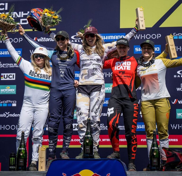Rachel Atherton Instagram - 🤯40th World Cup win baby! What the actual heck!!!! Feels so surreal, it just won’t sink in, it feels like a dream! ⭐️❤️⭐️❤️⭐️❤️ Such a Massive team effort to make this race, let alone to win! Thanks to everyone for helping me @athertonracing @ mum @alanmilway @athertonbikes @conti_mtb @redbull #mumsrule #40 #ucimtbworldcup @nathhughesphoto photos