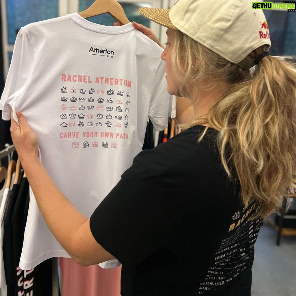 Rachel Atherton Instagram - My T- Shirt re-stock 🥰🥺😝You guys seemed to Love them at Fort William which was so rad ❤️ 40 wins Band Style // or 40 crowns Adult & kids ❤️ we’ve finally ordered more sizes & you can find them on the @athertonbikes website under “Gear” Link in bio ✌️ @dora_rgb helped design these and I love them ❤️ Felt weird to make a T shirt blowing my own trumpet but then I just thought, YOLO 😂 Thanks so much Dora, for creating the crown 👑 vibe so perfectly ❤️👑❤️🌈 If you order now they should be with you before CRIMBO / Christmas ❤️ Carve your own path.
