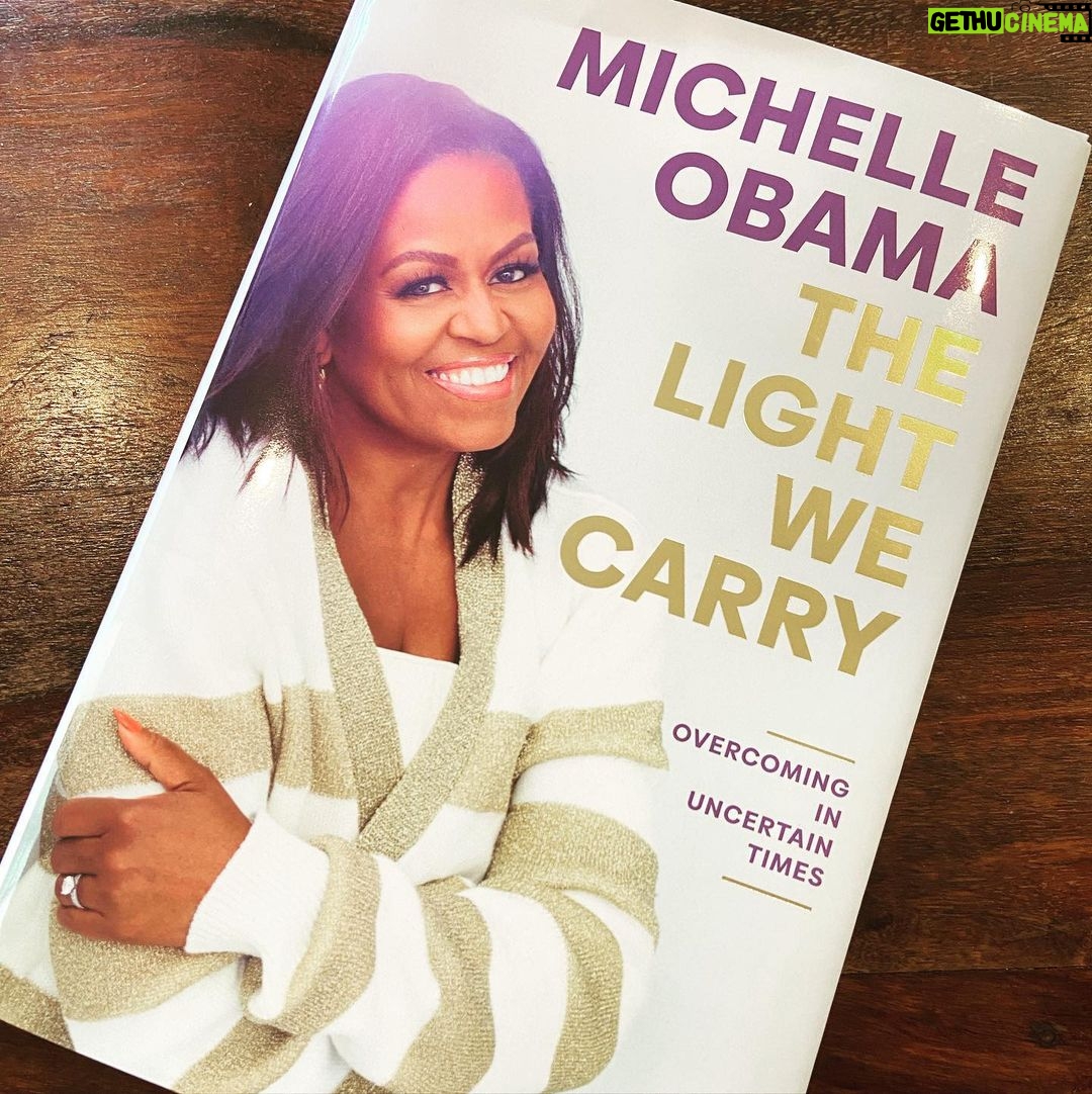Rachel Nichols Instagram - #ReadingMaterial #LetsGo
