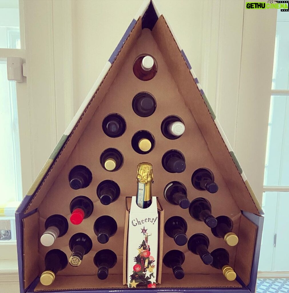 Rachel Nichols Instagram - I haven’t been this excited about an advent calendar…EVER. 😬🍷🥳