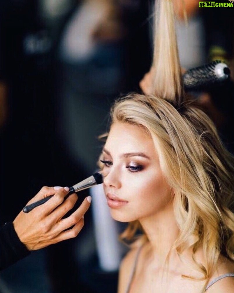 Raelynn Harper Instagram - backstage nybfw💄 for @pninatornai