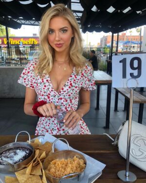 Raelynn Harper Instagram - when u see ur food coming