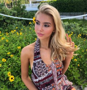 Raelynn Harper Instagram - 🌼