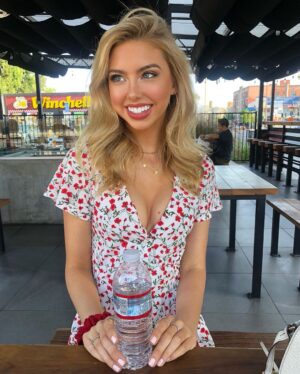 Raelynn Harper Instagram - when u see ur food coming