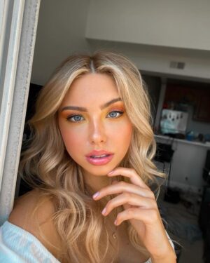 Raelynn Harper Instagram - @ipsy 🌅