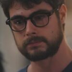 Rafael Vitti Instagram - #TERRAEPAIXÃO 📺 Fim da linha para os segredos de Hélio! 😢 Petra confrontou o engenheiro e ele confessou ser filho de Agatha. Será o fim definitivo do casal Helietra? 💔