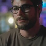 Rafael Vitti Instagram - #TERRAEPAIXÃO 📺 Petra encontrou acolhimento em Hélio, que a aconselhou e conquistou tímidos sorrisos. ☺️ Quem parece não ter gostado nadinha dessa nova amizade foi Luigi e Irene. 😳 O que será que vai rolar? 💥