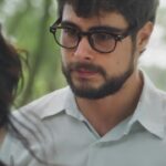 Rafael Vitti Instagram - #TERRAEPAIXÃO 📺 Com medo de que Petra descubra toda a verdade sobre sua vinda a Nova Primavera, Hélio termina com a amada e diz que logo ela descobrirá o motivo! 😭 Será mesmo o fim de Helietra??? 💔