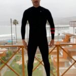 Rafael Vitti Instagram – Corriendo por las olas peruanas ❄️✨🇵🇪🙏🏼 Playa Cerro Azul