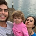 Rafael Vitti Instagram - 30 anos com carinha de 25. 😂😂 Te amo meu amor da minha vida. Feliz aniversário!!! Que possamos viver muitos e muitos anos de alegrias e vitórias juntos. Desejo tudo que há de melhor nesse mundo pra tu , minha gatona. Não Fica bolada com as imagens que eu escolhi pra esse post, pq quem ama posta e é isso que importa. 🫶🏼♥️ #AniverDoMozão #40daTata