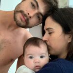 Rafael Vitti Instagram - 30 anos com carinha de 25. 😂😂 Te amo meu amor da minha vida. Feliz aniversário!!! Que possamos viver muitos e muitos anos de alegrias e vitórias juntos. Desejo tudo que há de melhor nesse mundo pra tu , minha gatona. Não Fica bolada com as imagens que eu escolhi pra esse post, pq quem ama posta e é isso que importa. 🫶🏼♥️ #AniverDoMozão #40daTata