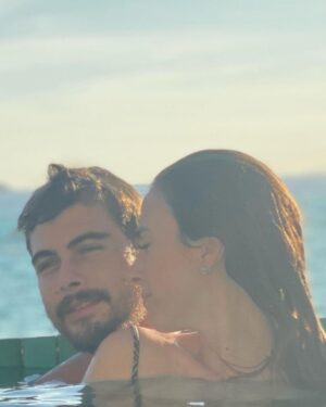 Rafael Vitti Instagram - Feliz dia dos namorados, Cô. 
Sexto ano comemorando essa data contigo. 
Seis anos  já do primeiro “ quem ama posta” 

Te amo ❤️ 

#QuemAmaPosta