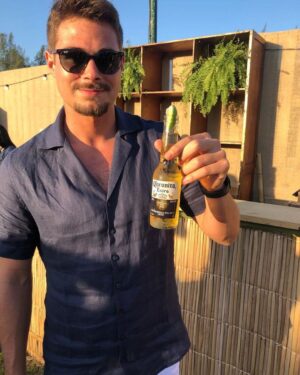Rafael Vitti Instagram - Isso é #ThisIsLiving sim ou com certeza? 
Corona Sunsets trazendo muito sol e uma energia maravilhosa!!! ✨🙏🏼🌅 @coronabrasil #CoronaSunsets #ThisIsLiving #Bebacommoderação #publi