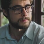 Rafael Vitti Instagram - #TERRAEPAIXÃO 📺 Hélio abre um pouco mais do seu coração para Petra e fala de suas intenções. Ele recebe todo o carinho e amor dela, que garante: “Você foi a melhor coisa que me aconteceu”. ☺️ Como será que ela irá reagir ao saber tudo sobre o passado dele? 🤨
