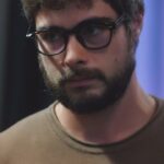Rafael Vitti Instagram – #TERRAEPAIXÃO 📺 É O QUÊ??? 😱 O mistério envolvendo Agatha e Hélio foi desvendado:  eles são mãe e filho! Qual será o grande plano dessa dupla? 🫢
