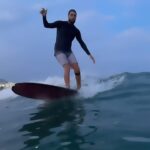Rafael Vitti Instagram - Como eu sou feliz dentro do mar!! Fim de tarde abençoado!!! Sextou ✨🙏🏼😁 Imagens : @water_shotx Canto do Recreio