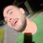 Rafael Vitti Instagram - Skate, música, uma ladeira….. melhor remédio pra ansiedade.🤙🏽😄