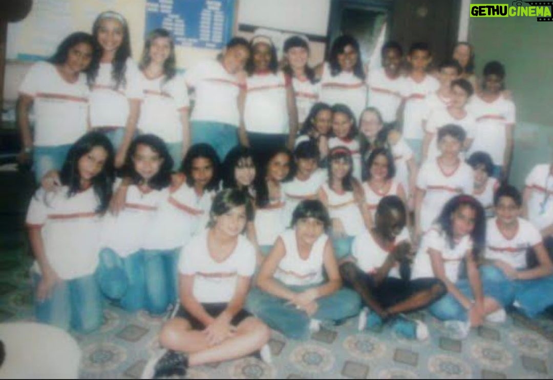 Rafael Vitti Instagram - Ano de 2005, Escola Municipal Alberto Barth. Turma da professora Terezinha, quarta série. meio tímido… época de novidades. ✨♥️