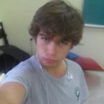 Rafael Vitti Instagram - Tempo bom, Terceirão no CAp, turma 23C…10 anos já. O tempo voa mesmo. No ano seguinte entraria na extinta Malhação e minha vida mudaria completamente.🍀✨ Cap Ufrj, Lagoa