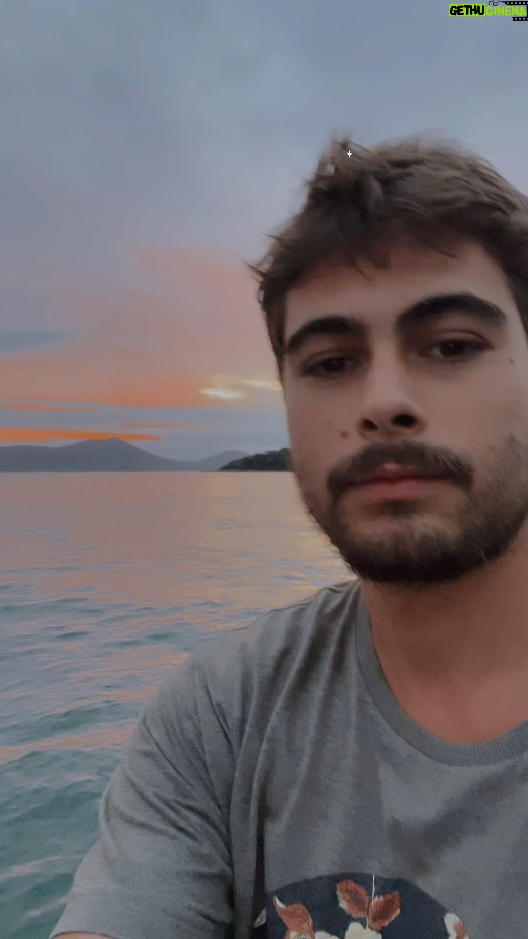 Rafael Vitti Instagram - Que 2023 seja maravilhoso!!! 🍀✨🙏🏼