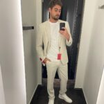 Rafael Vitti Instagram – Tava na dúvida e pedi ajuda pra Tata… não entendi se era pra levar o branco ou não. 🤔🤔
