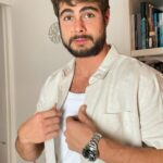 Rafael Vitti Instagram - Pedi pra Tata fazer umas fotos minhas ontem, antes da gente sair. E posso confirmar que como fotógrafa você é uma excelente comediante, meu amor. Ce tava com raiva de mim? 😂🫶🏼♥️ @tatawerneck