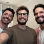 Rafael Vitti Instagram - Liga a TV!!! Vai começar #TerraEPaixão ✨ Caio, Hélio e Luigi esperam por vocês 😂🫶🏼 @rainercadete @cauareymond Estúdios Globo