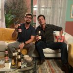 Rafael Vitti Instagram - Tomá uma , delegato 🍻😸👮🏼‍♂️ @leandrolimale #TerraEPaixão Estúdios Globo