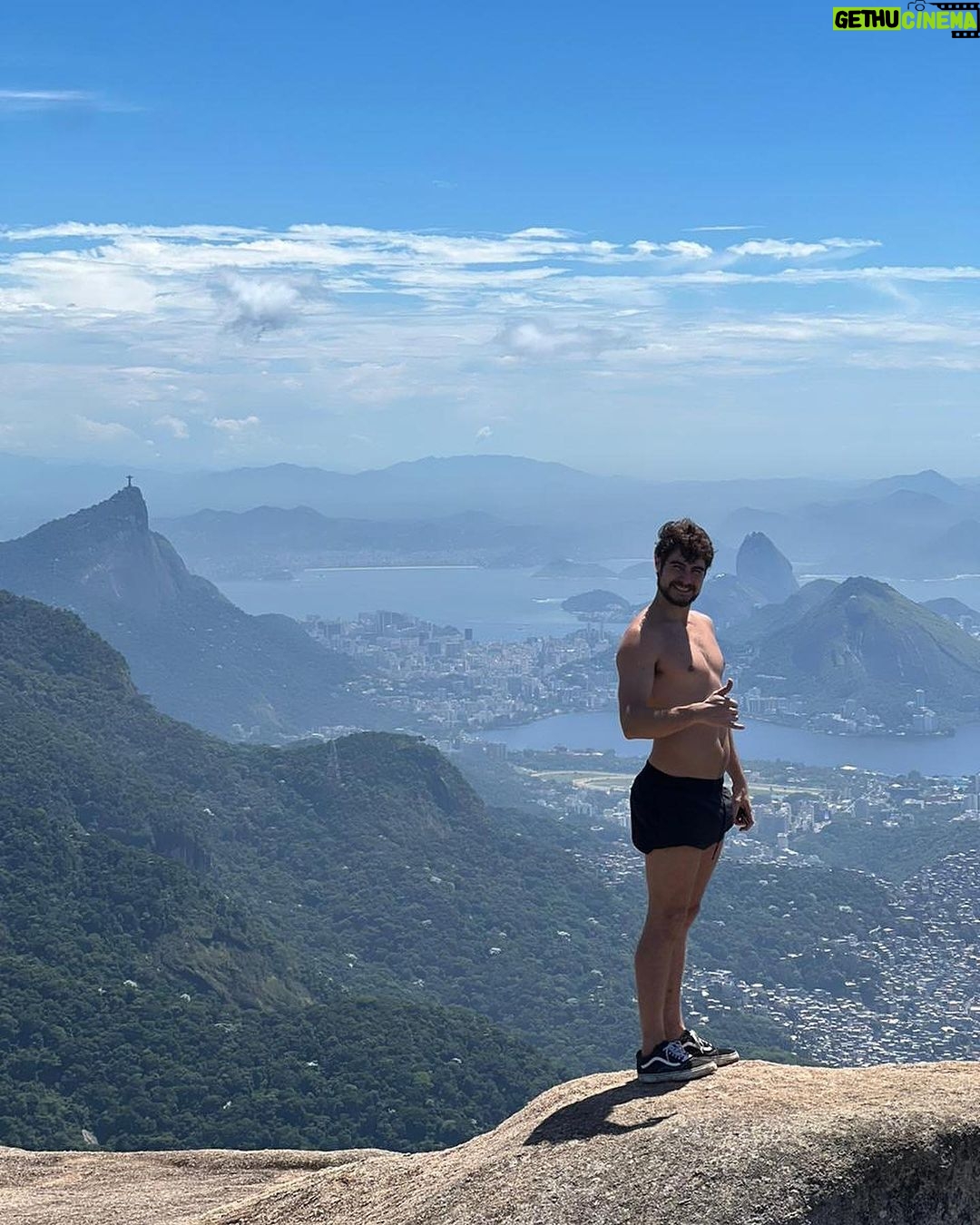 Rafael Vitti Instagram - @mateusolanooficial além de tudo que a gente já sabe de maravilhoso que é, também faz belas fotos. Obrigado pelo rolezão!! Pedra da Gávea