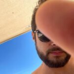 Rafael Vitti Instagram - Sol brilhando no Rj, treinão de perna e uma boa nadada no mar! Agora, partiu estúdio🎬☀️💦🏋🏽🏖️ Rio de Janeiro, Rio de Janeiro