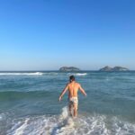 Rafael Vitti Instagram - Folguinha boooaaa 🙏🏼🏖️☀️ Rio de Janeiro, Rio de Janeiro