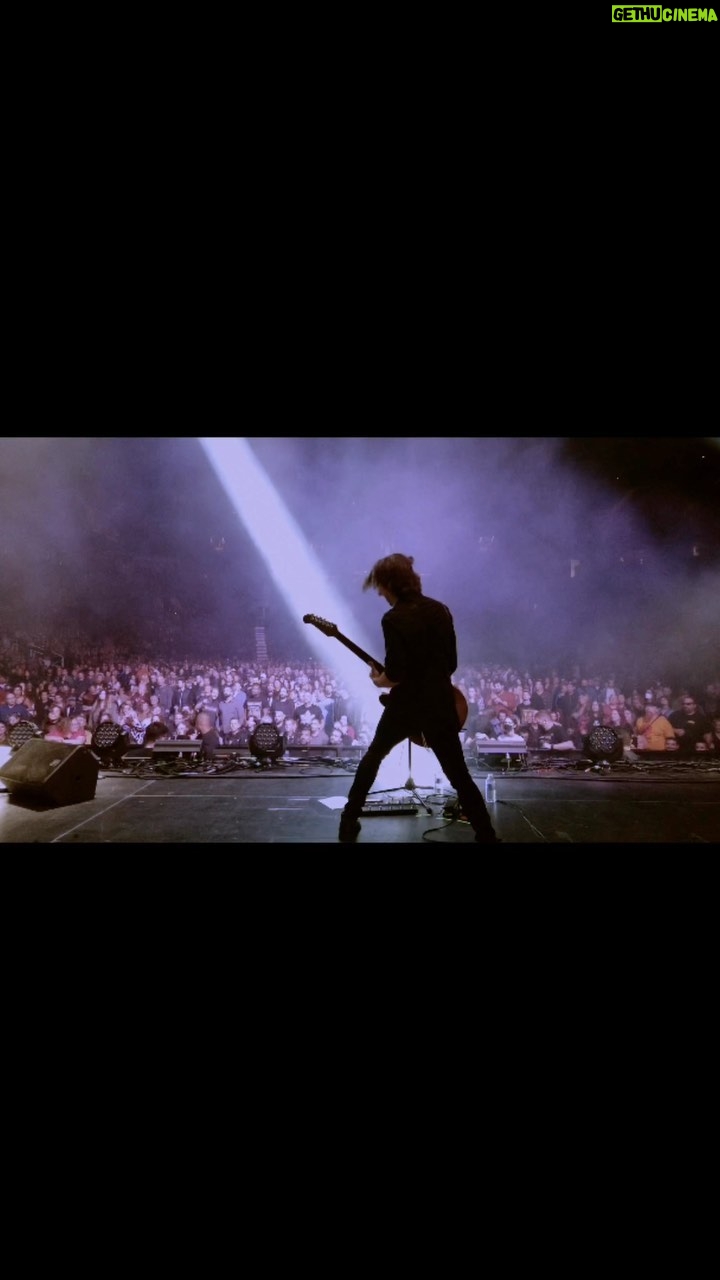 Raine Maida Instagram - @smashingpumpkins shows were a trip. Grateful to @billycorgan & the band. Los Angeles, California