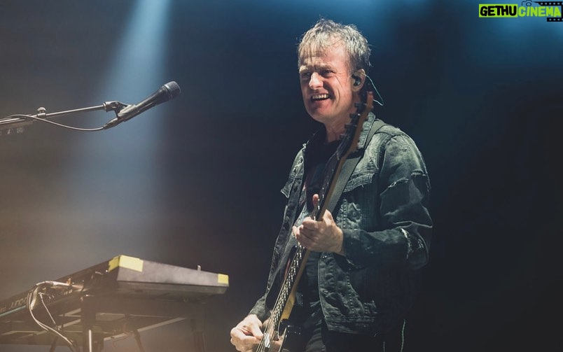Raine Maida Instagram - Magic to be paired with @smashingpumpkins again. 📸 @coreykellyimages Scotiabank Arena