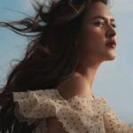 Raisa Andriana Instagram – Finally.. Tak Berharap Lagi sudah bisa kalian dengarkan di seluruh digital streaming platform! Happy banget akhirnya bisa nyanyi full version-nya bareng kalian 🫶🏻 #RaisaTBL