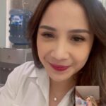 Raisa Andriana Instagram - Begini ni obrolan ngalor ngidul bareng @raisa6690 !!! ❤️😍 Walaupun awalnya salah sambung sih.. Emak-emak banget emang kalo udah ngobrol suka jadi nyambung kemana-mana, sampe air aja dibahas. Tapi emang bener sih gak semua air itu AQUA. AQUA best💙banget dingin alaminya, kesukaanku sama Yaya 🥰🥰 #AQUADULU